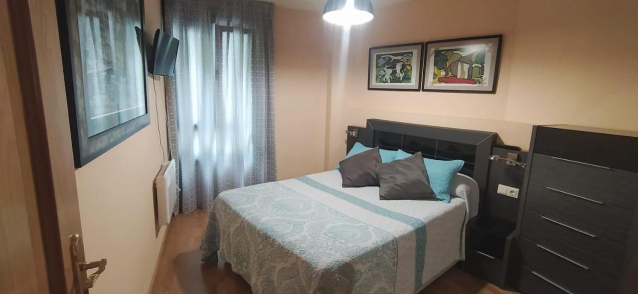 El Cambaral Del Puerto Apartment Luarca Bagian luar foto