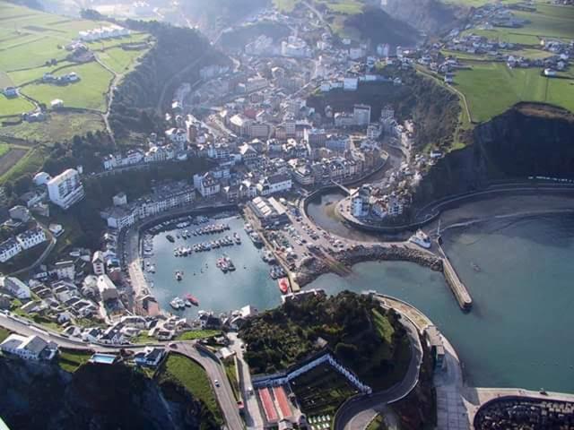 El Cambaral Del Puerto Apartment Luarca Bagian luar foto
